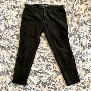 Black American Eagle Corduroy Pants